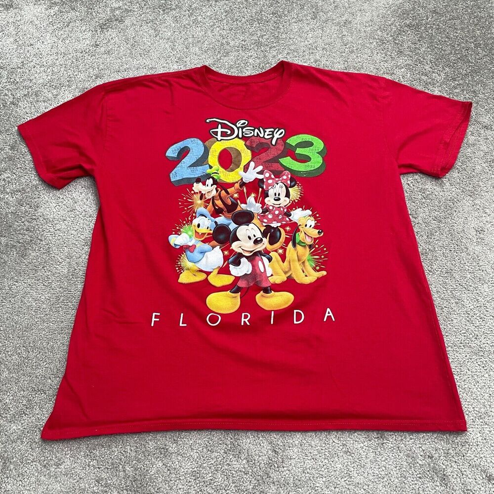 Disney Mickey And Friends Graphic T-Shirt Mens Large Red Crew Neck Casual Tee